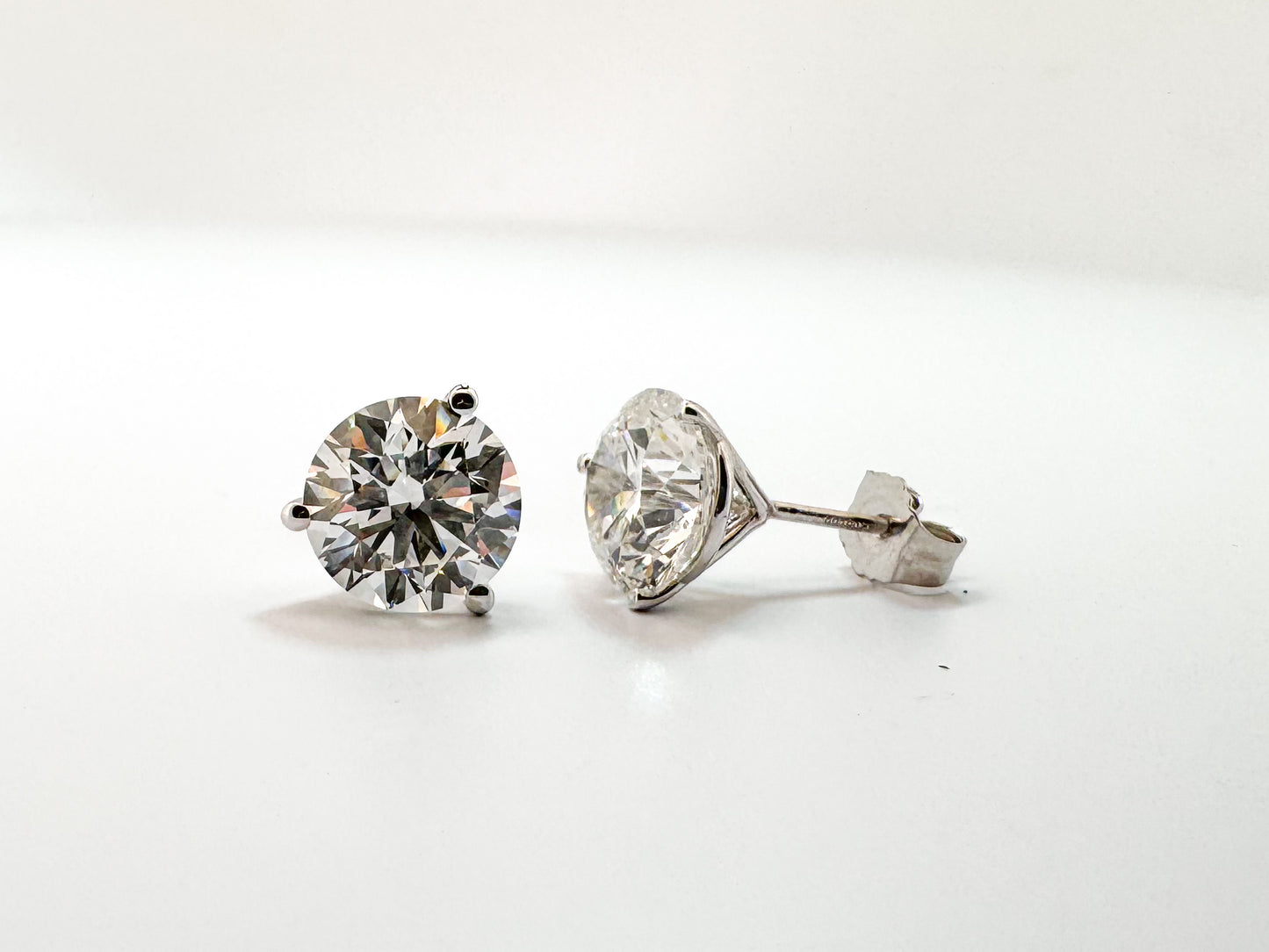 4.39 carat total weioght, lab grown diamond stud earrings.
