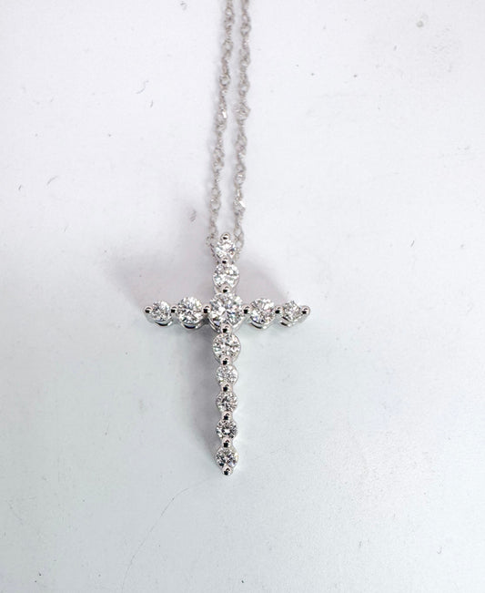 14kw .25 carat, natural diamond cross