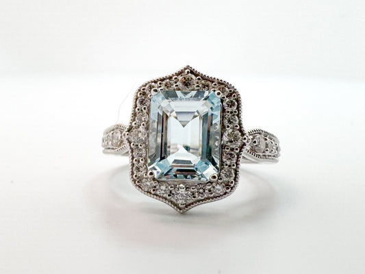 14k, white gold, Natural diamond and Aquamarine fashion ring.