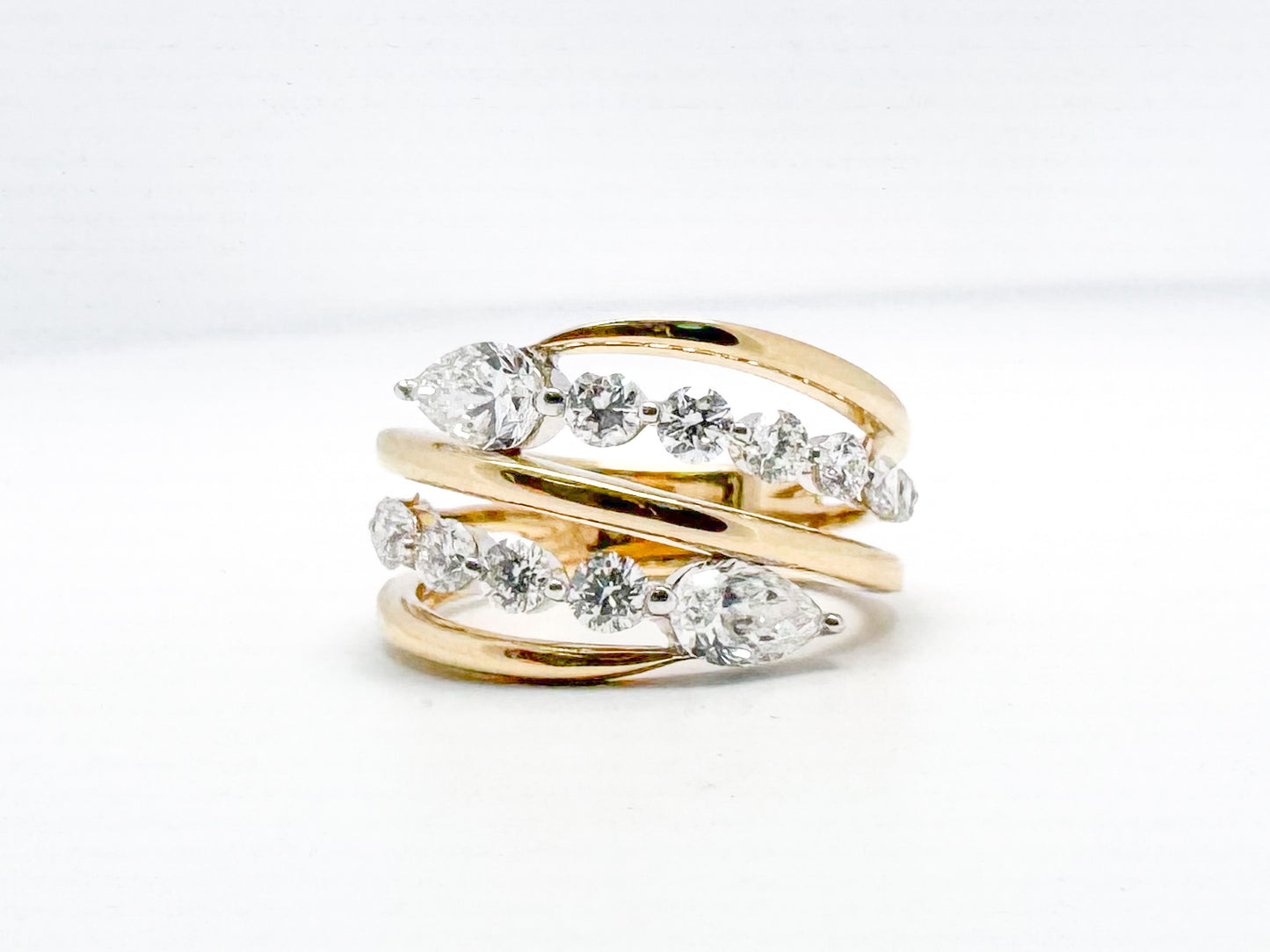 14k, Yellow gold 1.66 carat diamond fashion ring.