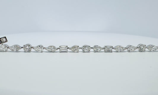 14kw 9.20 carat multi shape  lab grown diamond tennis bracelet.