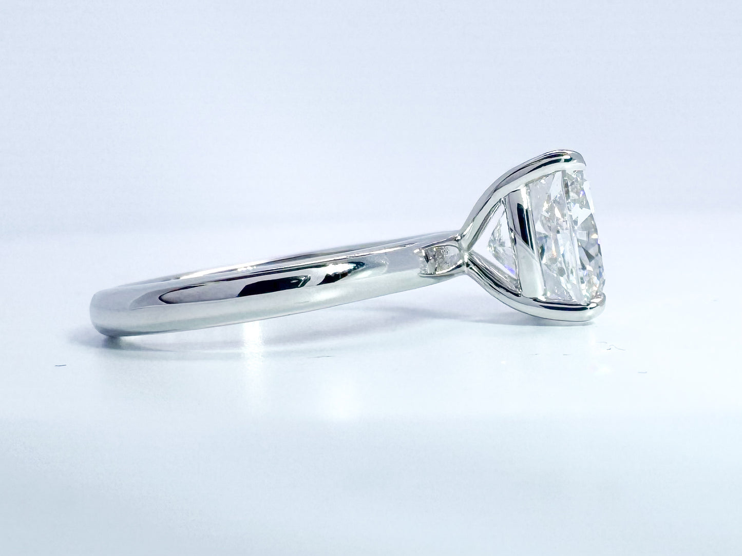 14k, White gold, 5.02 lab grown cushion cut diamond set in solitaire. IGI certified