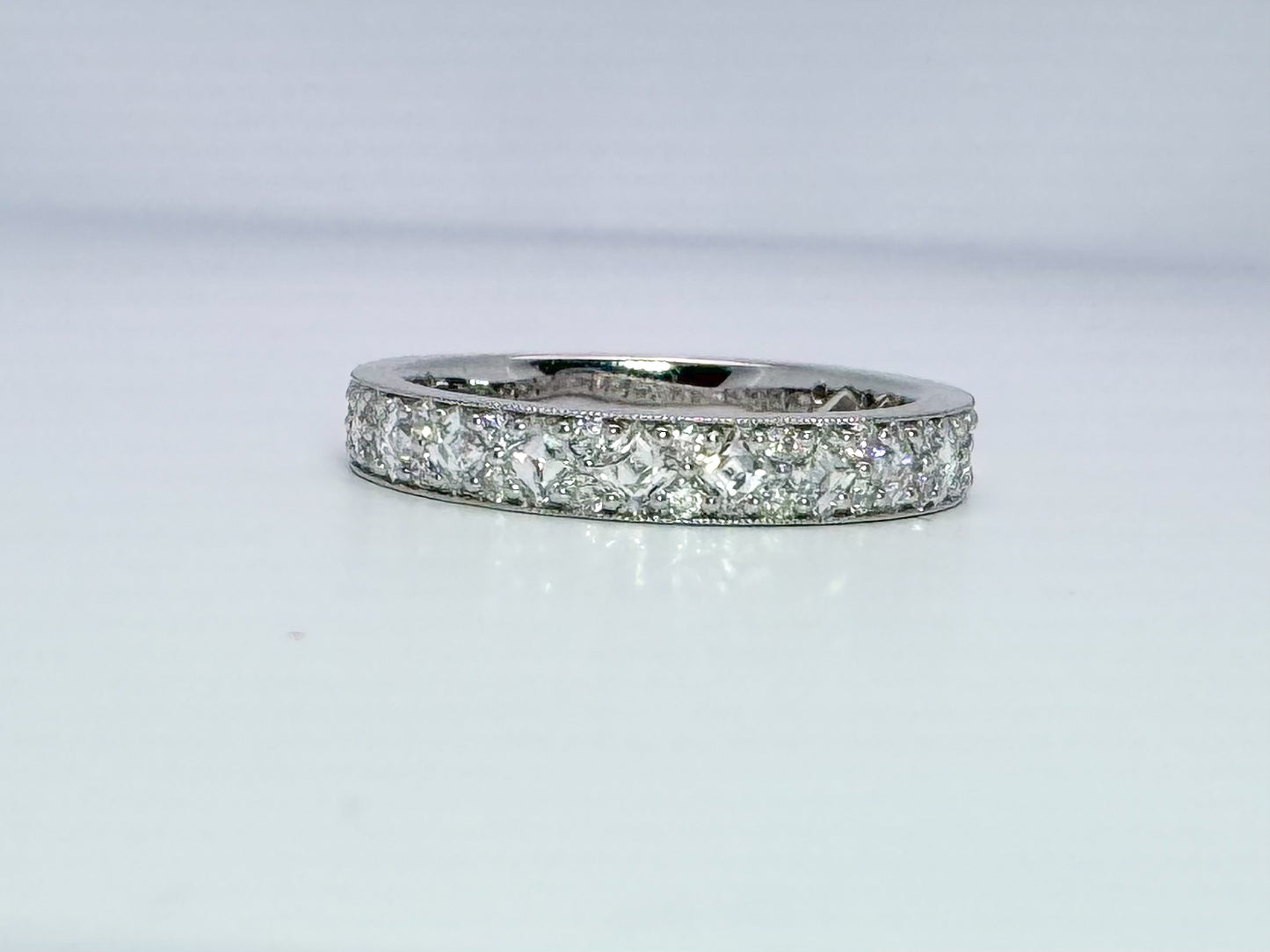 14kw French cut diamond and round brilliant diamond band