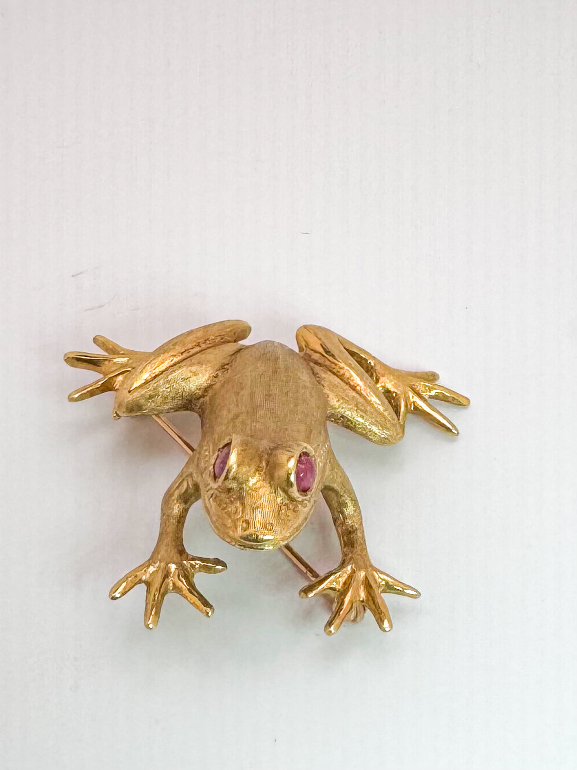 18k, Yellow gold "J Cooper" frog brooch