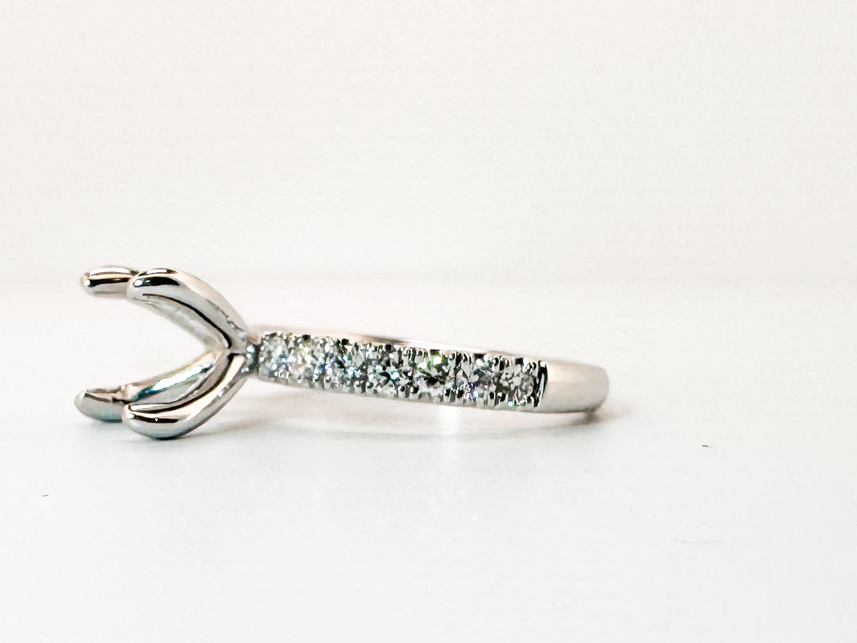 14KW .50 carat total weight, natural diamond semi mount for 8mm stone.