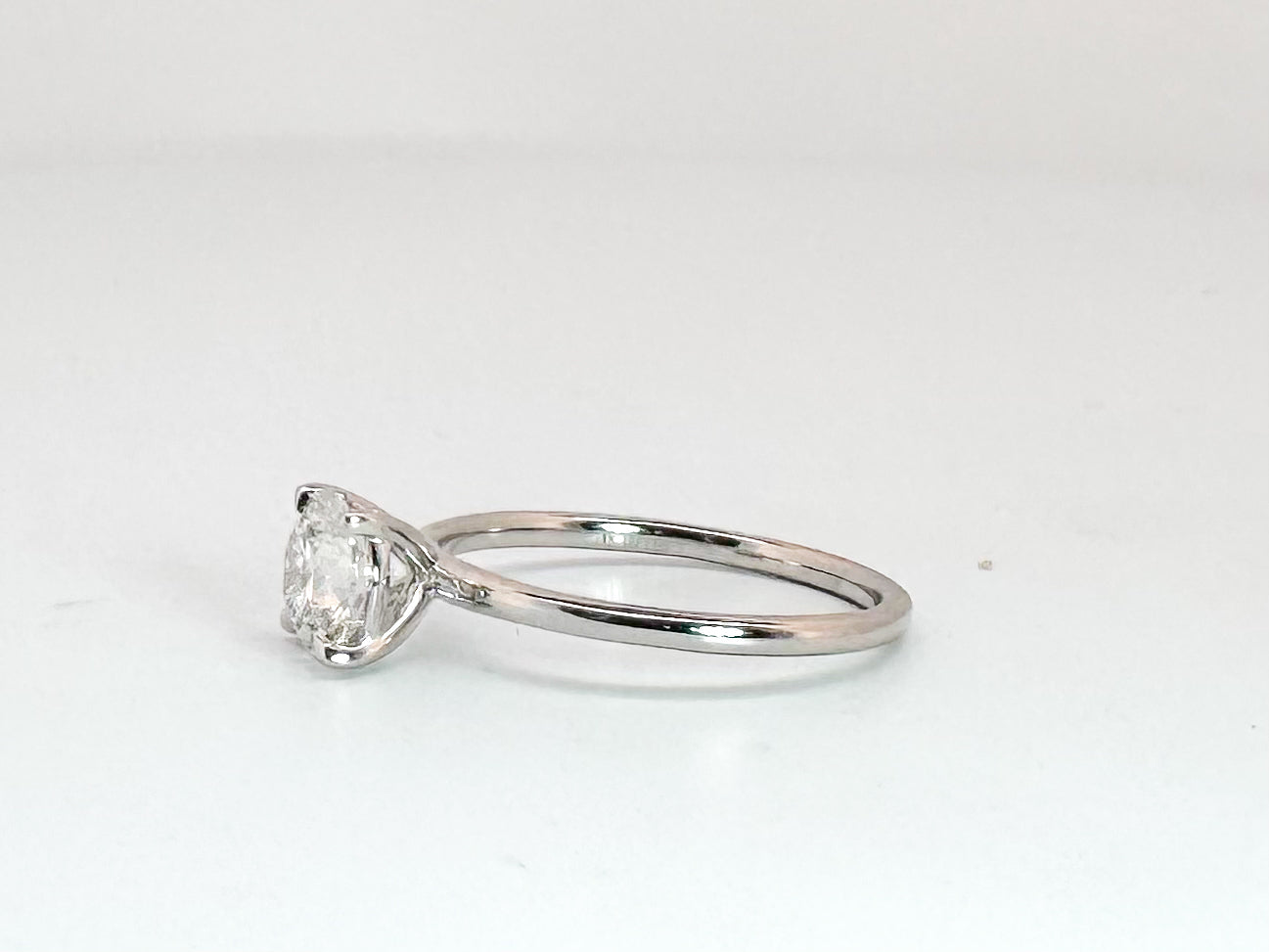 14k, white gold .95 round brilliant lab grown solitaire. SI1 H