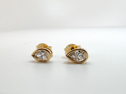 14k, yellow gold, lab grown, pear shaped,bezel set,  diamond stud earrings.
