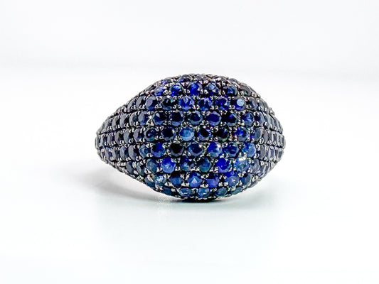 14K, White gold, 1.74 carat total weight natural sapphire pinky ring.